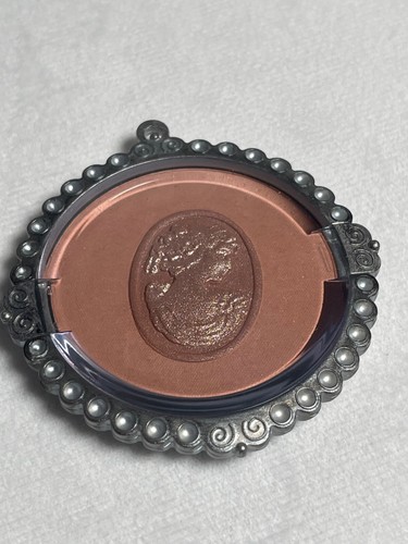 Physicians Formula Retro Glow Vintage Mocha Illuminating Blush Cameo Locket NIB - Picture 5 of 9