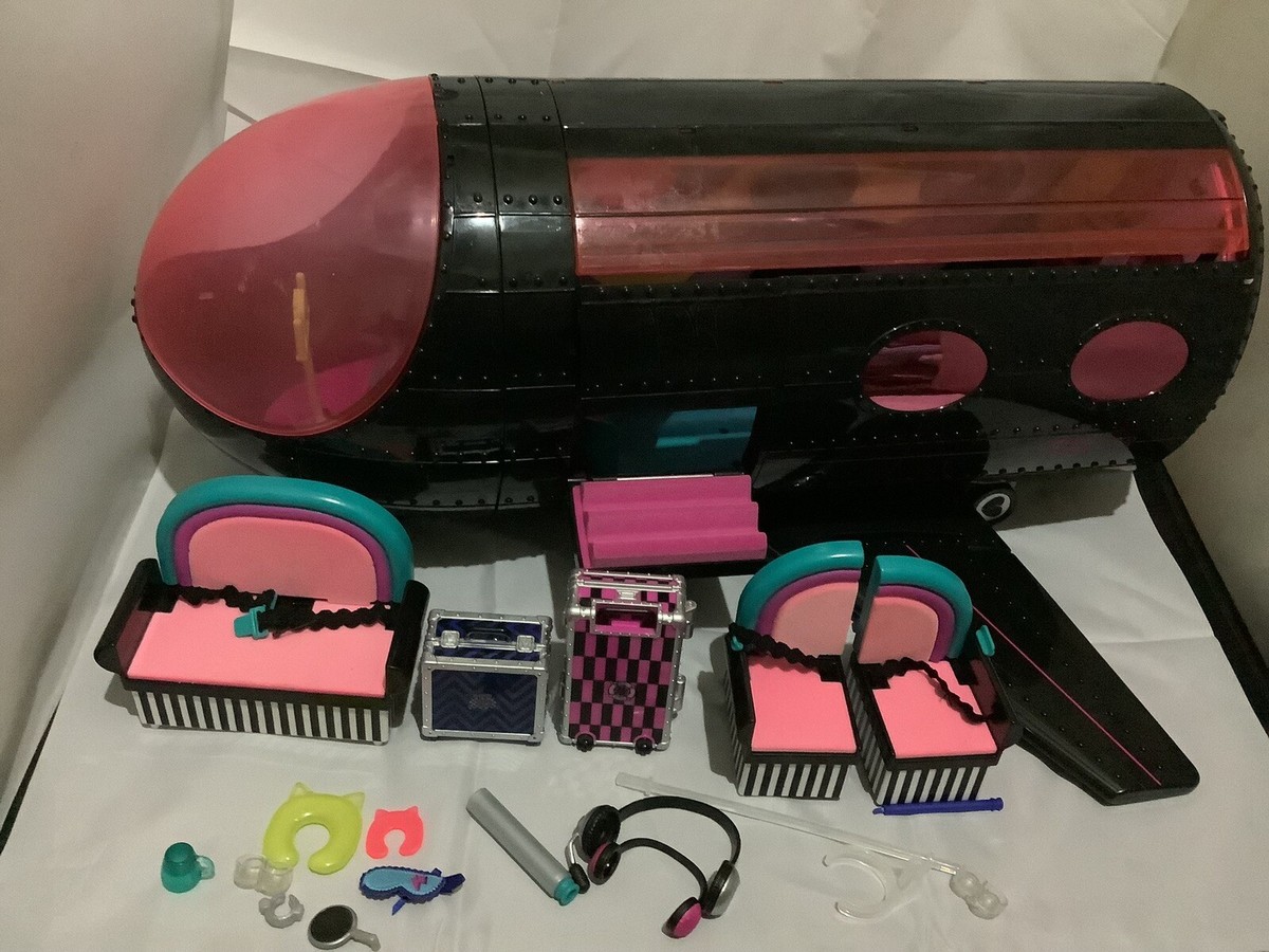 LOL サプライズ OMG リミックス 4-in-1 プレーン プレイセット s-l400.jpg