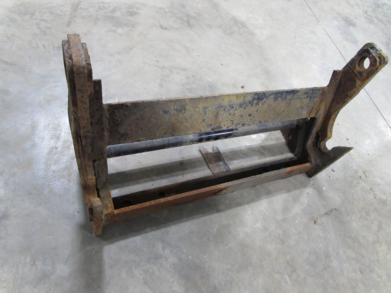 USED MEYER SNOW PLOW UNIVERSAL EZ MOUNT PLUS CLEVIS 19370 LOT PRO V