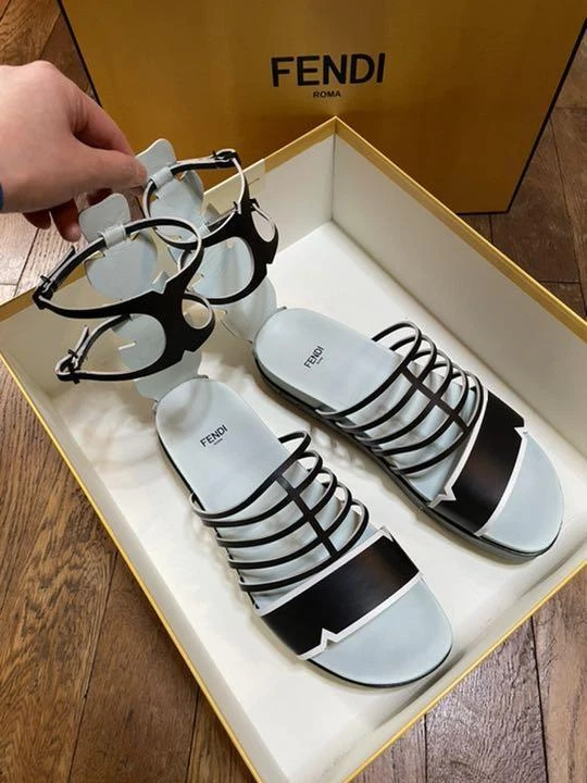 Fendi top new sandals