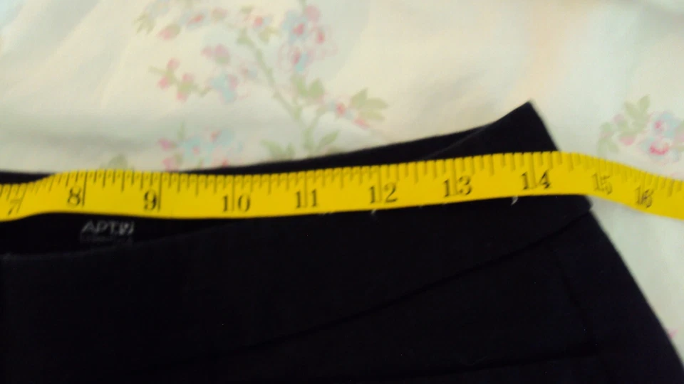 Apt. 9 shorts femininos tamanho 4 bolsos elásticos pretos - Imagem 4 de 4