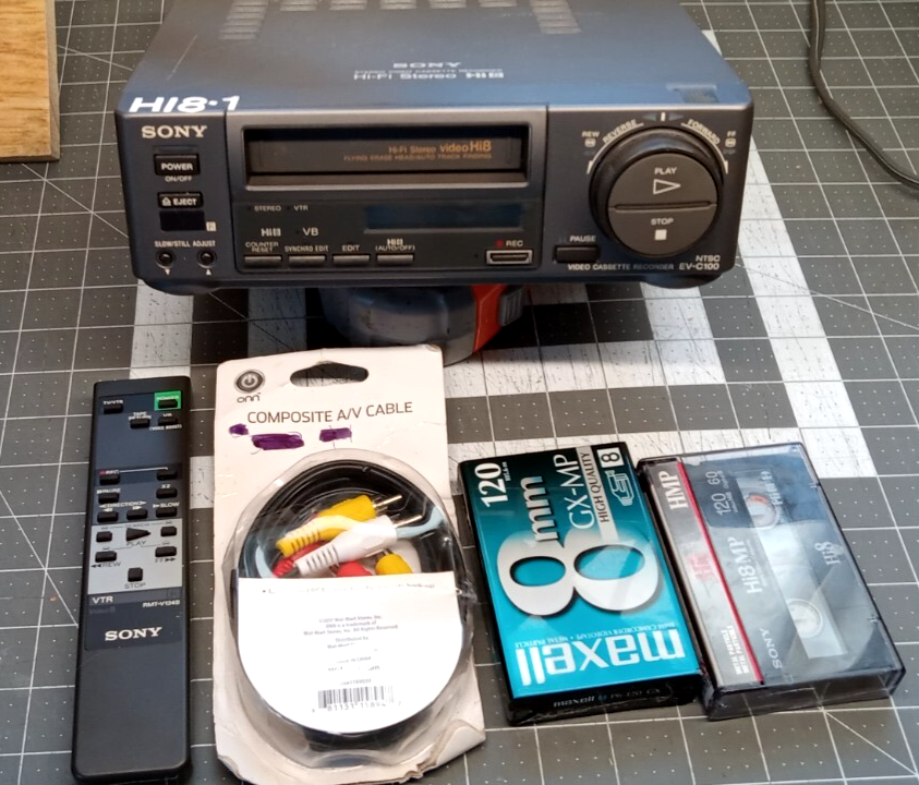 VERY RARE SONY HVM-100CE VINTAGE UNIT USED AS SHOWROOM PROP WORLDWIDE POSTAGE | UK