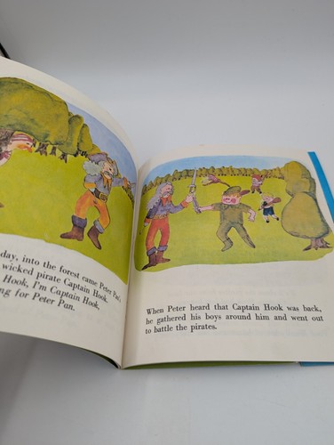Vintage Peter Pan Records Read Along Book & 45 RPM Record Set - Picture 5 of 5