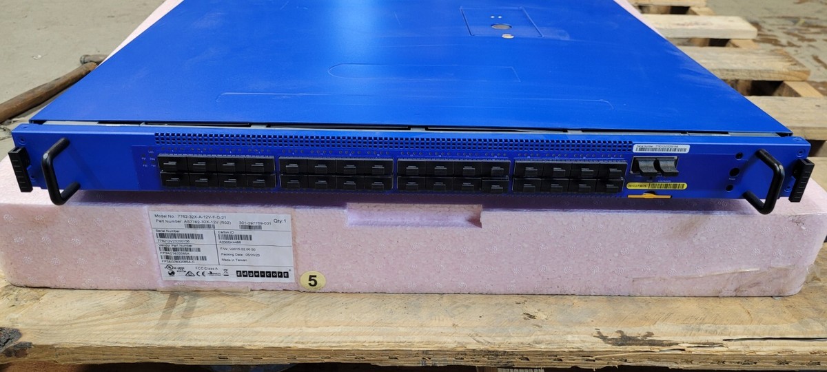 Edge-Core AS7762-32X-A-12V-F-D-21 AS7762-32X-12V Switch 32 x Edge-Core AS7762-32X-A-12V-F-D-21 AS7762-32X-12V Switch 32 x