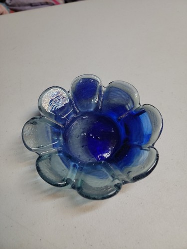 MCM ART GLASS Freeform Baratija Plato Cenicero AZUL Blanco Transparente Soplado a Mano De Colección - Imagen 2 de 7