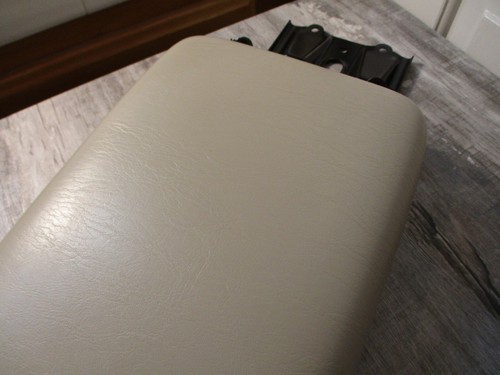 2000-2004 Toyota Avalon XLS Console Lid Armrest Ivory Tan Beige OEM Clean CA Car - Picture 10 of 17
