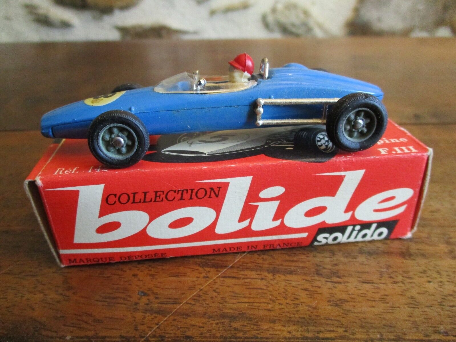 Foto 1 di 9