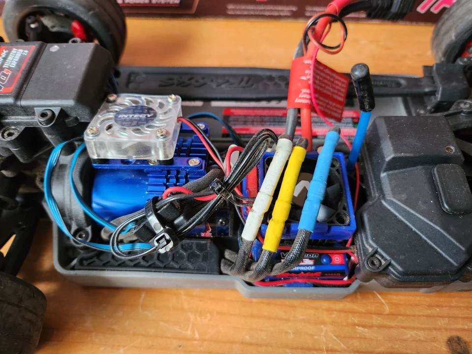 traxxas 4tec 2.0 vxl-3s - Image 3 of 4