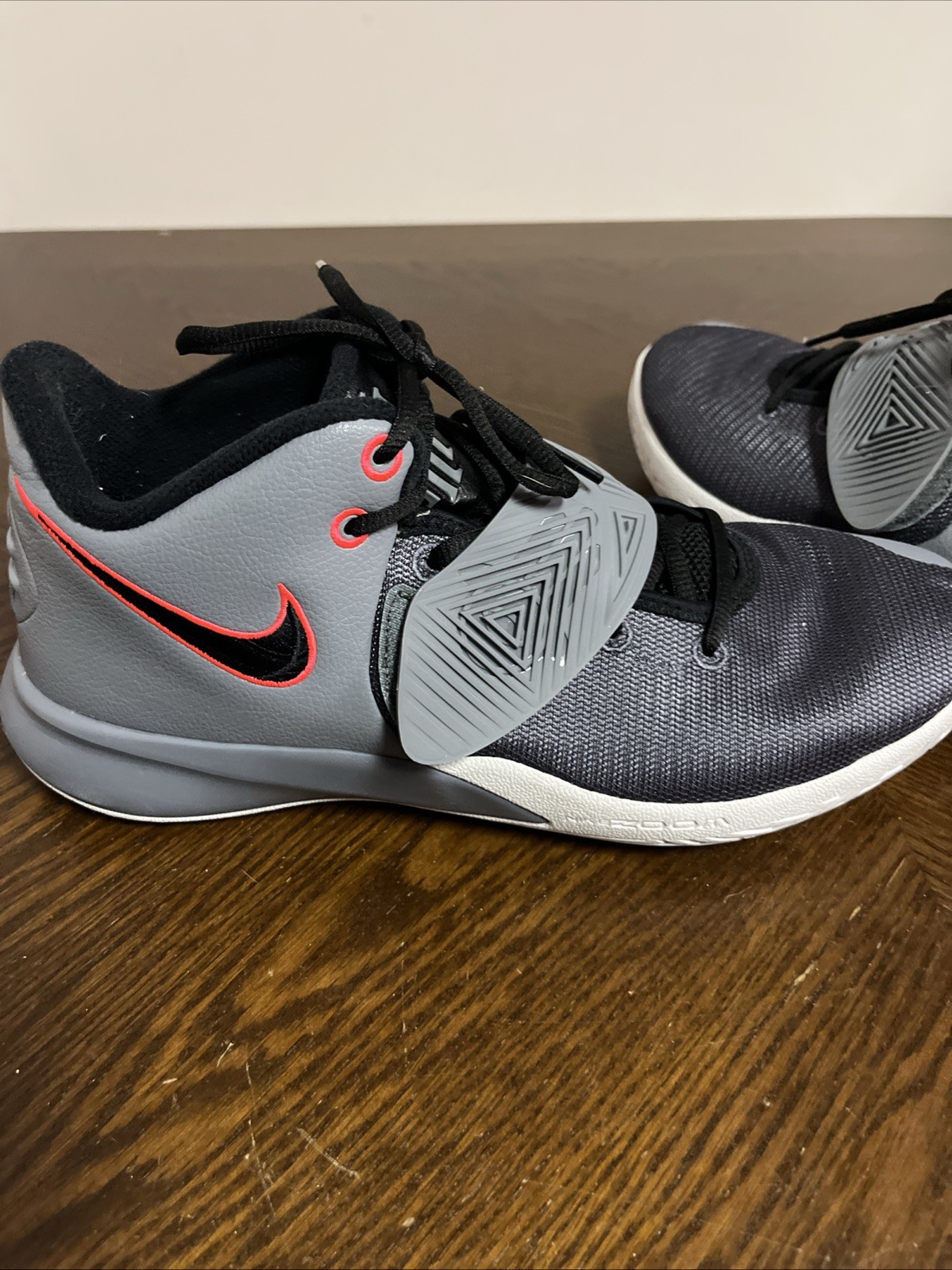 Authentic Nike Kyrie Flytrap 3 Cool Grey Basketba… - image 6