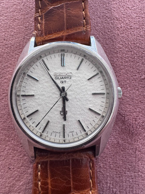 Seiko Quartz QT Pretty ''Snowflake'' Dial Classic Case