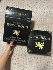 neca twilight new moon cullen crest prop replica jewlery set Grail Rare Limited