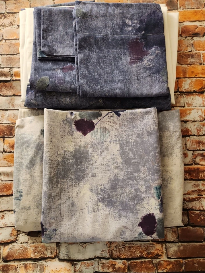 Sábanas de dormitorio Queen usadas por Pe con fundas de almohada nuevas y volantes de cama nuevos Foto 3 de 4