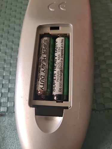REMOTE AND MOUSE FOR PARTS - Picture 8 of 16