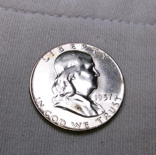 1957 P UNCIRCULATED  Silver Franklin Half Dollar 50 Cents