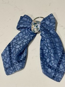 Celine Scarf bow charm Celine Thin Charmeuse Scarf 2AWS3994V.19BX 3616900391925  main image 2