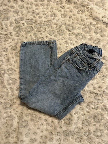 Old Navy Boys Size 5 Straight Leg Medium Wash Denim Jeans T12 - Picture 2 of 6