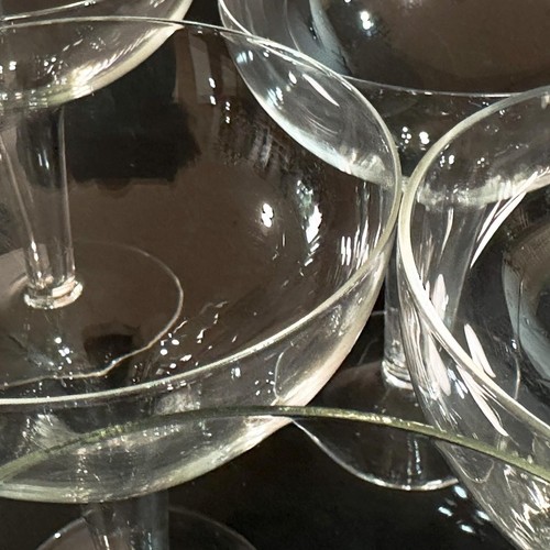 6X Vintage HOLLOW STEM CHAMPAGNE GLASSES Coupes BUBBLY Stemmed 150ml - Picture 6 of 7