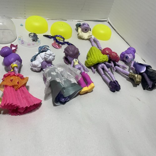 9er Set - Kapsel Chix Überraschung Mode Puppen Outfits Schuhe Schmuck - Bild 8 von 8