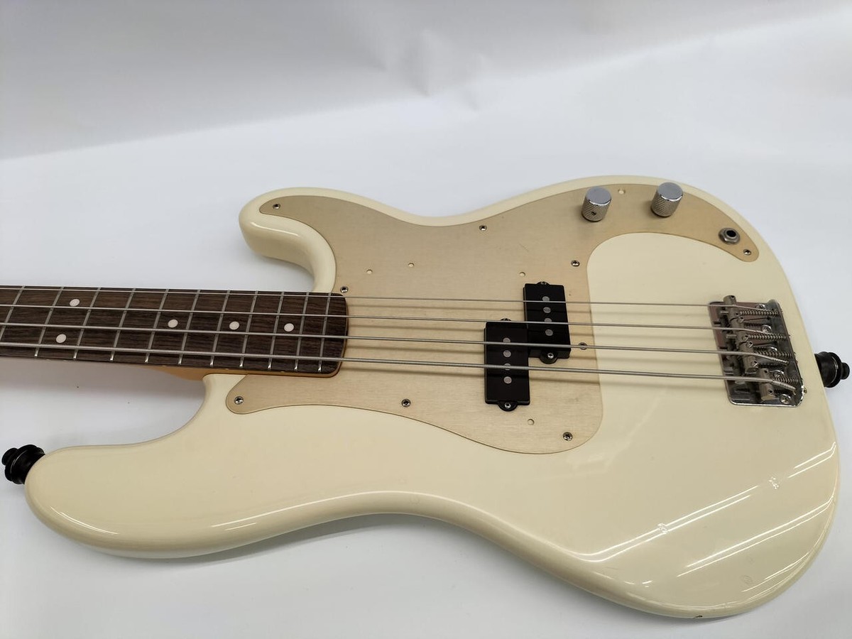 Fender Japan Precision Bass アイボリー Fender Japan] PB62 Precision Bass White Crafted in JPN 2004