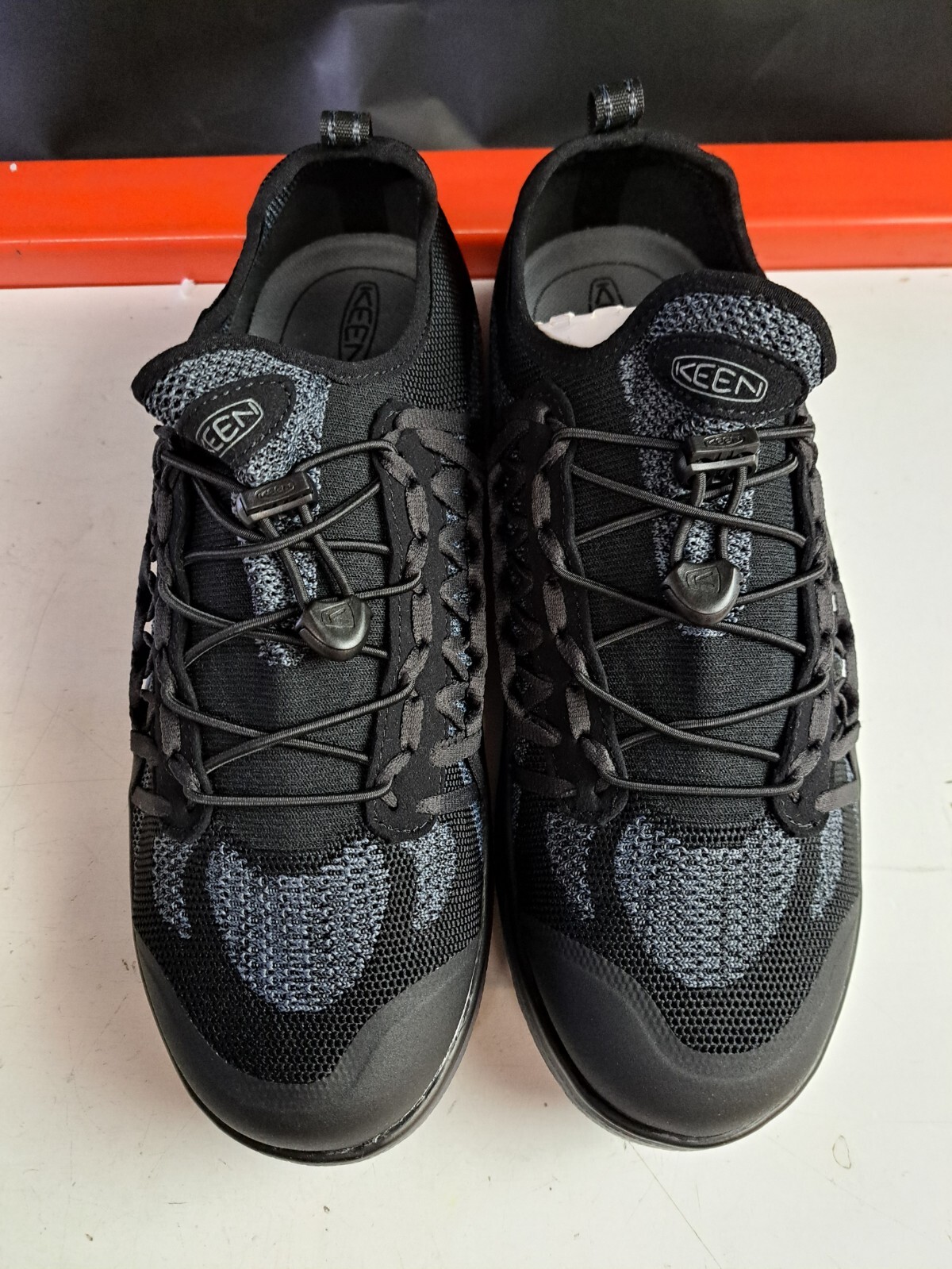 Keen Men's Uneek Exo Sneaker Black Steel Gray Size 9.5 US