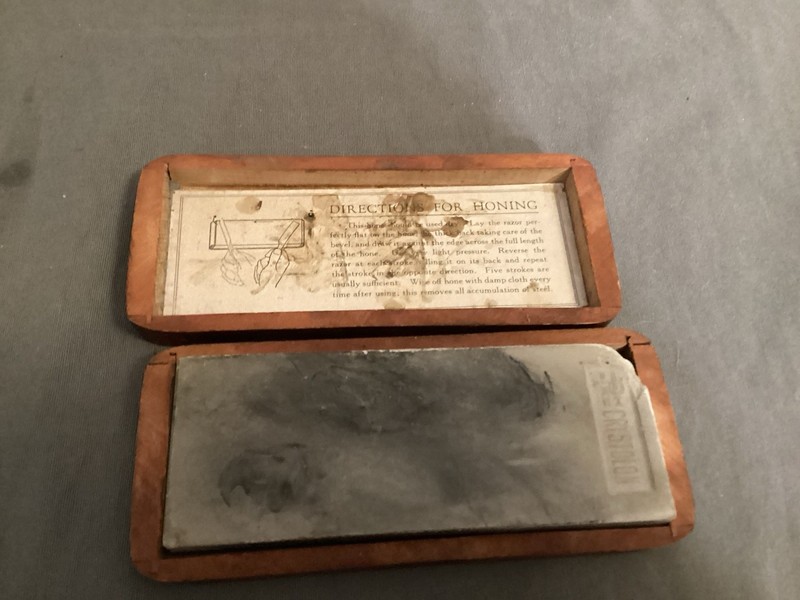 Rare Vintage Pike Crystolon  Razor Barber Hone Sharpening Stone with Wood Box