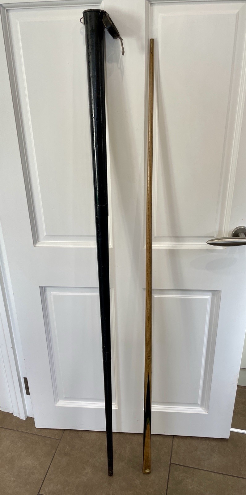 Antique Hixon And Sons Leeds One Piece Snooker Cue And Metal Case