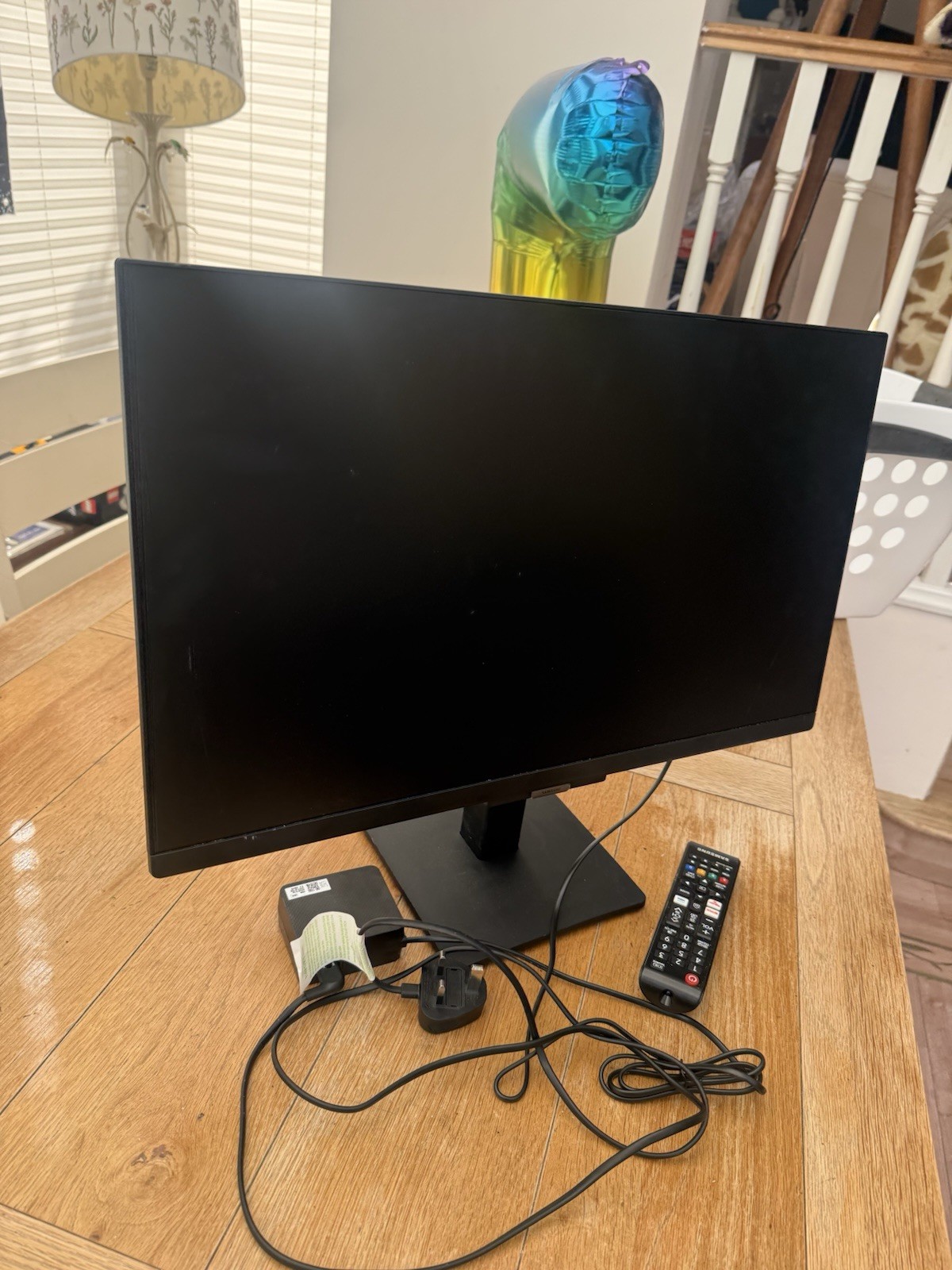 SAMSUNG UE24F6000FKXXU 24"" Smart Full HD HDR LED TV