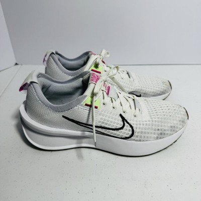 Nike Interact Run Womens Size 8 White Black Athletic Running Shoes Sneakers