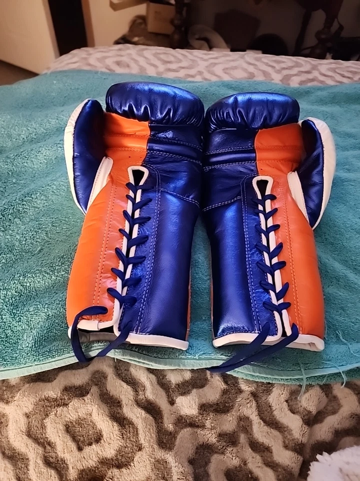 Brand NEW never Used GLEZ 16 OZ BOXING GLOVES. FROM THE MAKERS OF CASANOVA - Image 3 of 4