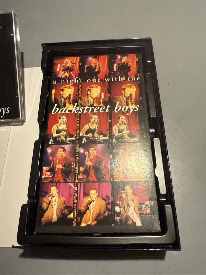 Box A Night Out with The Backstreet Boys (VHS CD 1998) Zustand Gut - Bild 2 von 4