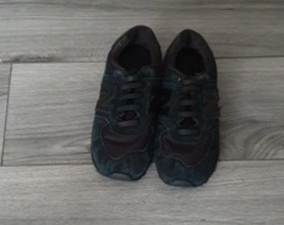 New Balance 420 Black Women's Trainers Size UK - Main Image