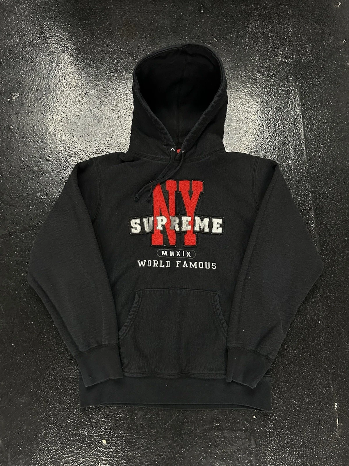 Sweat à capuche New York Supreme taille M 