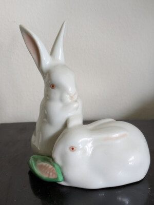 Feine Porzellan Figur 2 Hasen Kaninchen mit Maiskolben von Herend