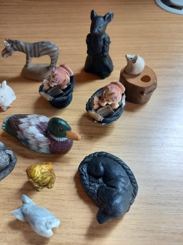 40+ Job Lot Of Assorted Miniature Animal Figurines, pottery, wood & resin - Picture 6 of 7