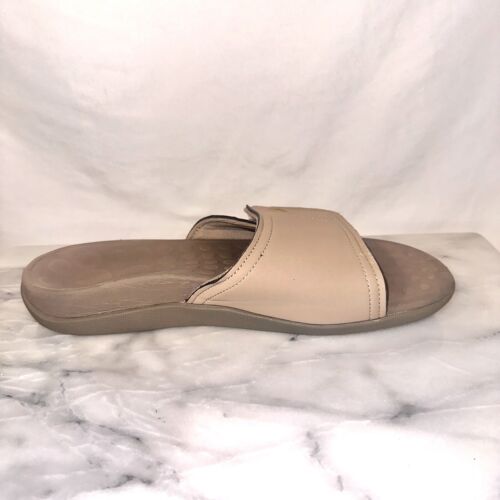 Vionic Kiwi Slide Sandalo W9 Controllo Movimento Ortotico Cammello Cachi Unisex - Foto 3 di 12