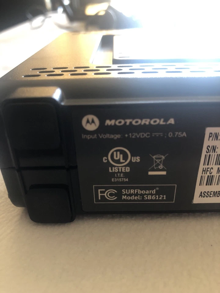Motorola SURFboard Extreme Cable Modem SB6121 Docsis  - Image 3 of 3