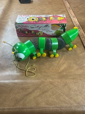 Mr. Wiggle's Cata-Puller Slinky Pull Toy MINT in Original Box Vintage Wilkening