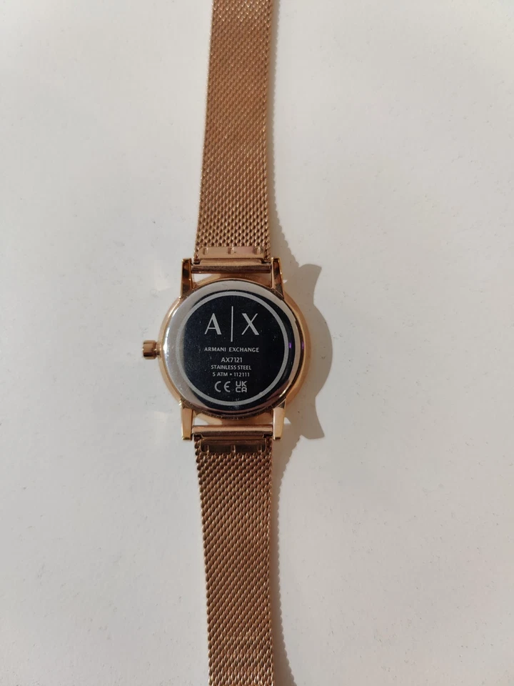 Relógio feminino Armani Exchange AX7121 Lola ouro rosa pulseira de malha de aço inoxidável - Imagem 2 de 4