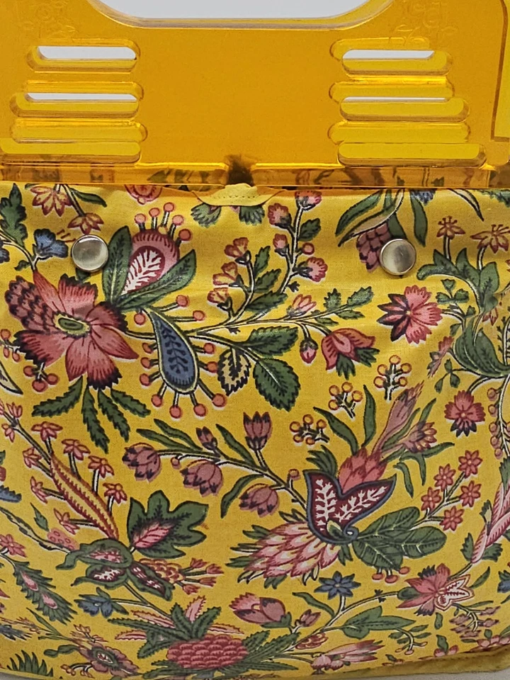 Vintage Lucite Removable Handles Purse Handbag Yellow Floral Fabric Pearl Snaps - Image 3 of 4
