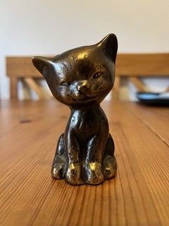 Bronze Katzenfigur Skulptur aus Bronze „Dalbeck Bronze“ (Aufkleber)