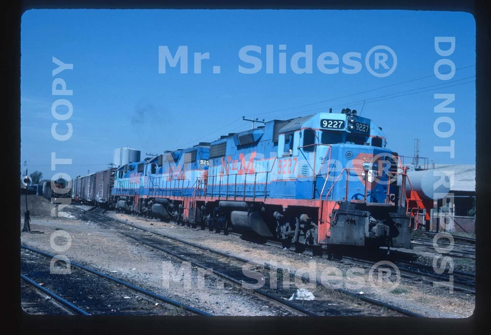 Original Slide NdeM Nacionales de Mexico Matched Paint GP38-2 9227 & 2 Action - Image 1 of 1