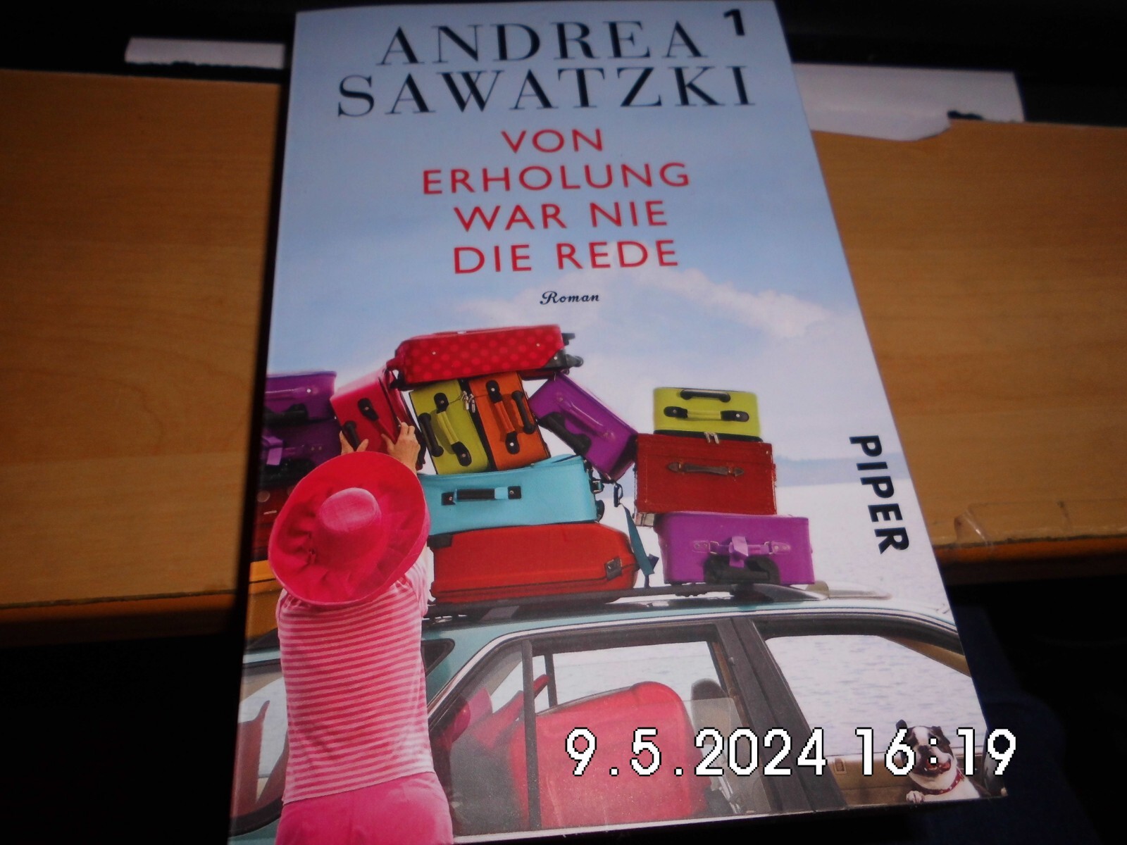 Thumbnail - Von Erholung War Nie Die Rede Von Andrea Sawatzki (2016)