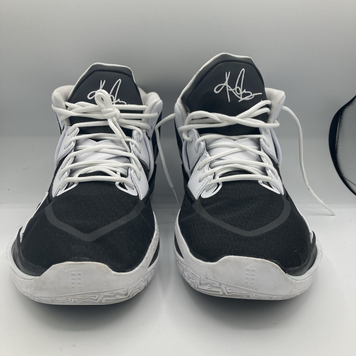 Nike Kyrie Infinity TB Mens Basketball Size 18 Black White  display picture 3