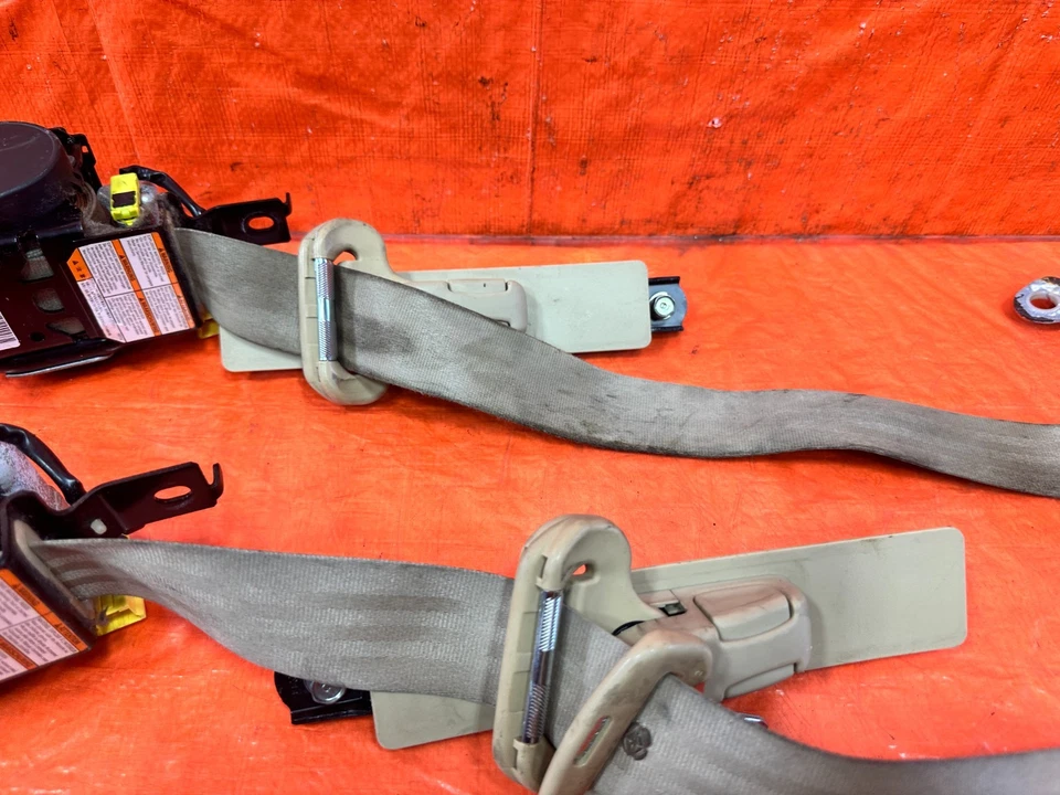 04-05 ACURA TSX - CINTOS DE SEGURANÇA DIANTEIROS ESQUERDO E DIREITO - COR BRONZEADO - FÁBRICA FABRICANTE DE EQUIPAMENTO ORIGINAL #304 - Imagem 3 de 4