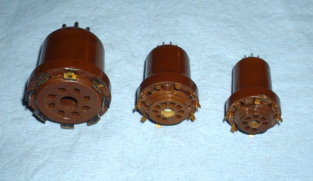 Support Octal Pour Châssis MFOM – 3 Lyres, Pour Tubes électroniques