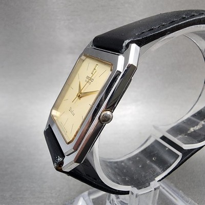 Seiko Dolce Tank Watch Men 26mm Champagne Dial Silver Tone 7731