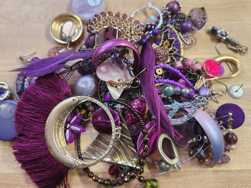 135.7g Purple Mismatched Earrings Lot Singles Repair Craft Jewelry Mixed