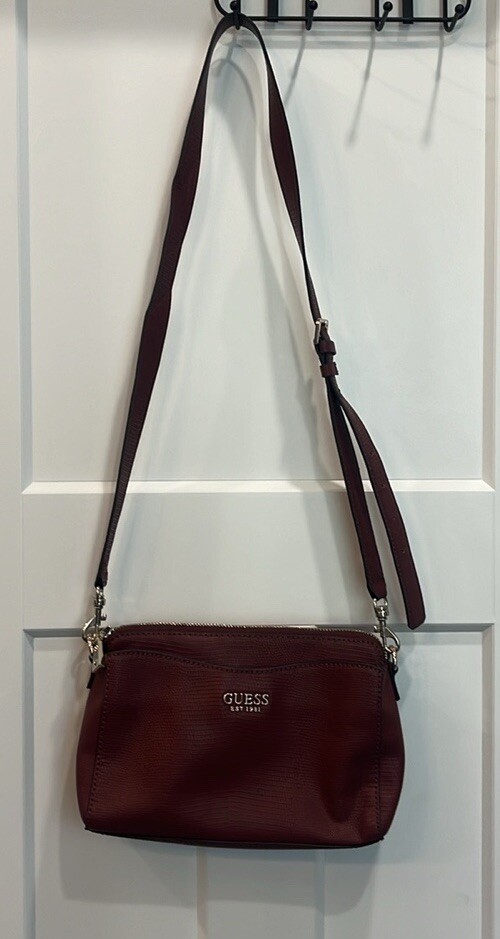 GUESS Lyndi Girlfriend Croc Faux Leather Small Crossbody Bag Purse