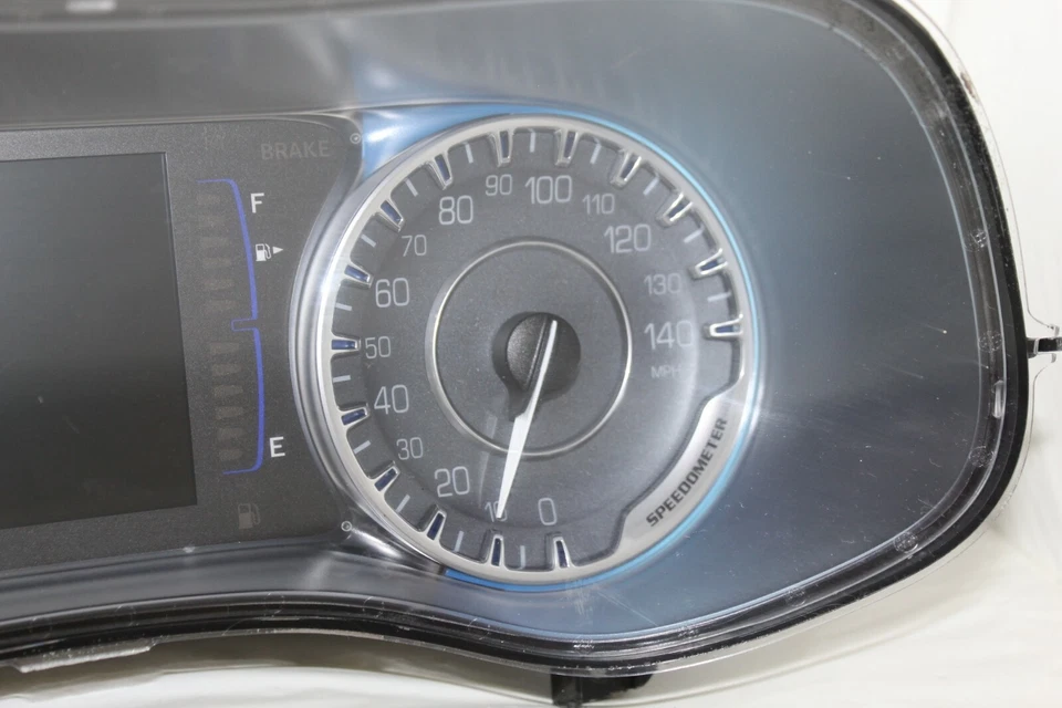 Cuadro de instrumentos velocímetro indicadores de panel de instrumentos Chrysler 200 2016 6.392 millas Foto 2 de 4