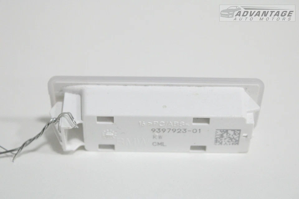 BMW 530I G30 2017-2022 interior trasero derecho luz cortesía lámpara led 9397923 OEM Foto 2 de 4